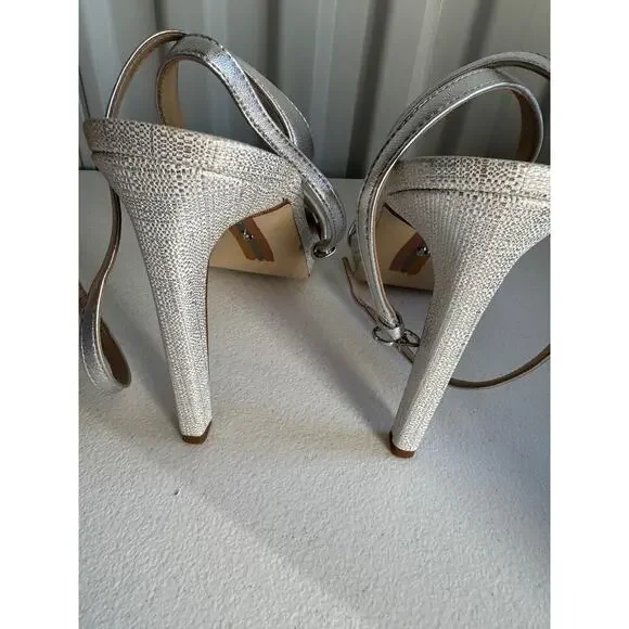 Sam Edelmen Silver Heels NWT 9 - Picture 4 of 4